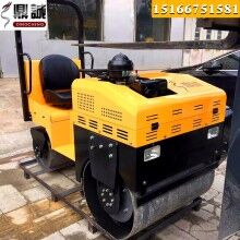 看成??！看1.5噸座駕式柴油壓路機(jī) 雙鋼輪壓路機(jī) 溝槽施工壓土機(jī)